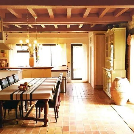 Holiday Maisonneuve Casa de Férias